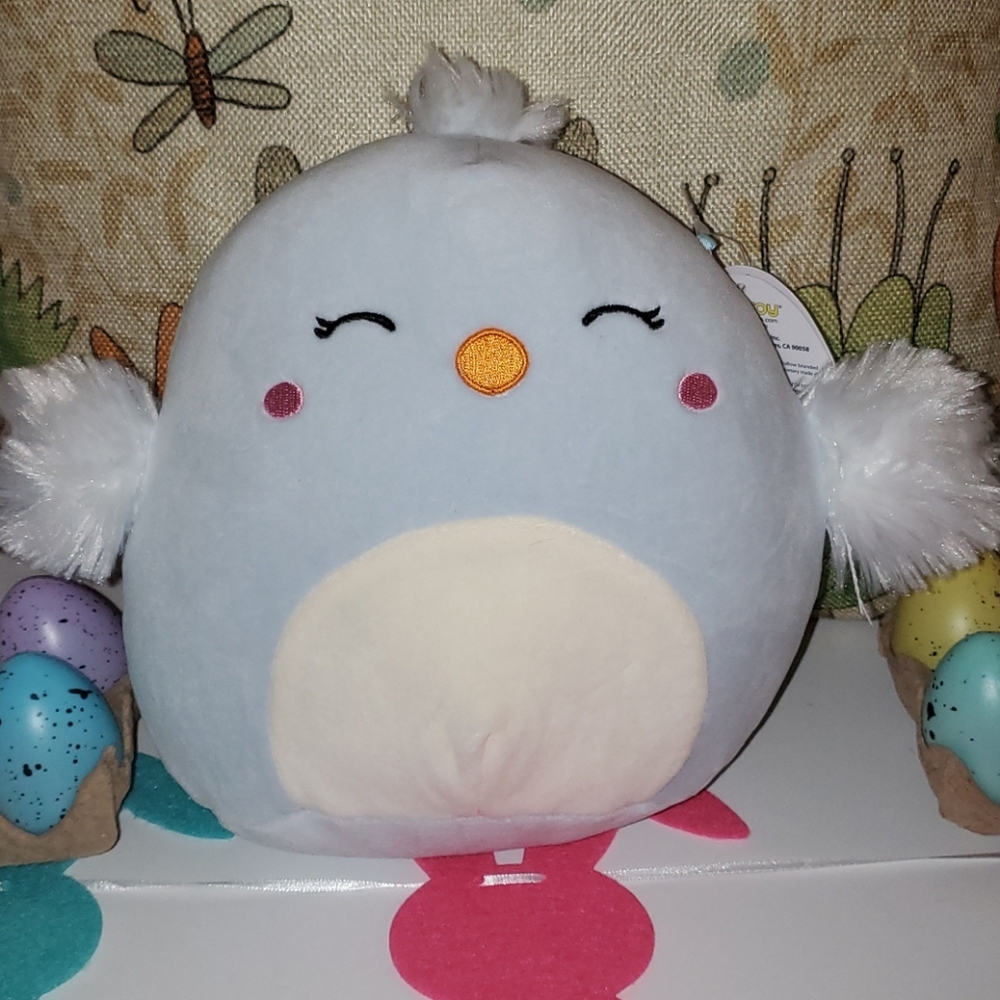 🐦7" Easter Squishmallow Astro🐦